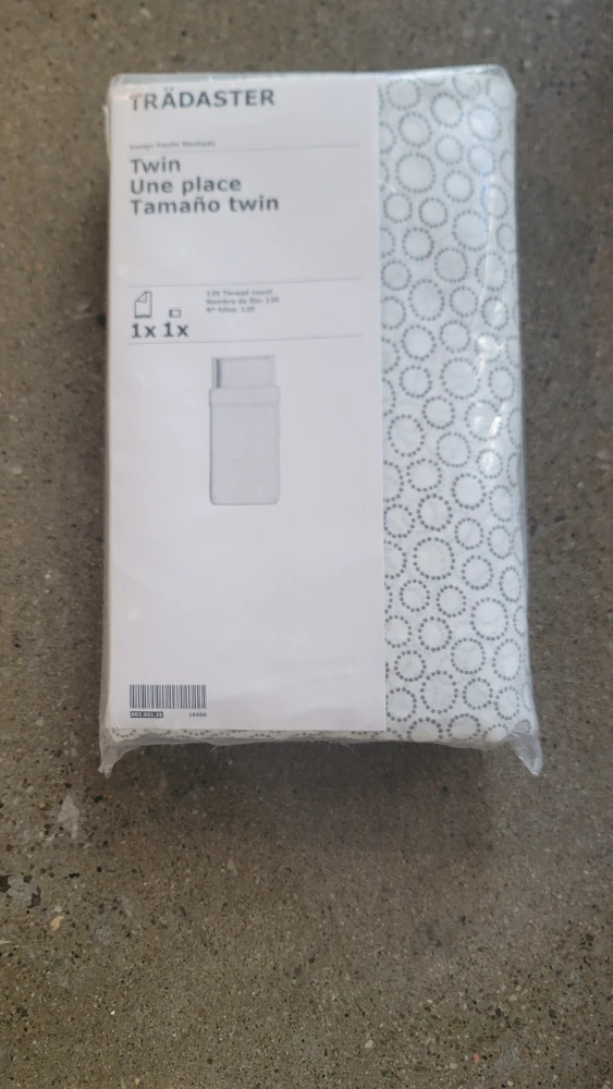 IKEA TRÄDASTER Twin Duvet Cover Set - NEW