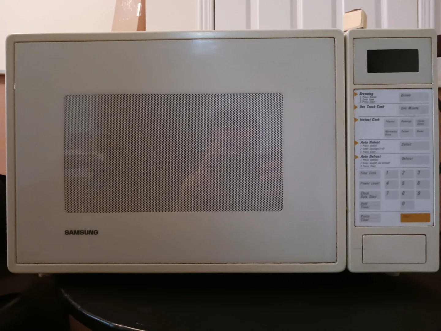 Samsung Microwave Oven thumbnail