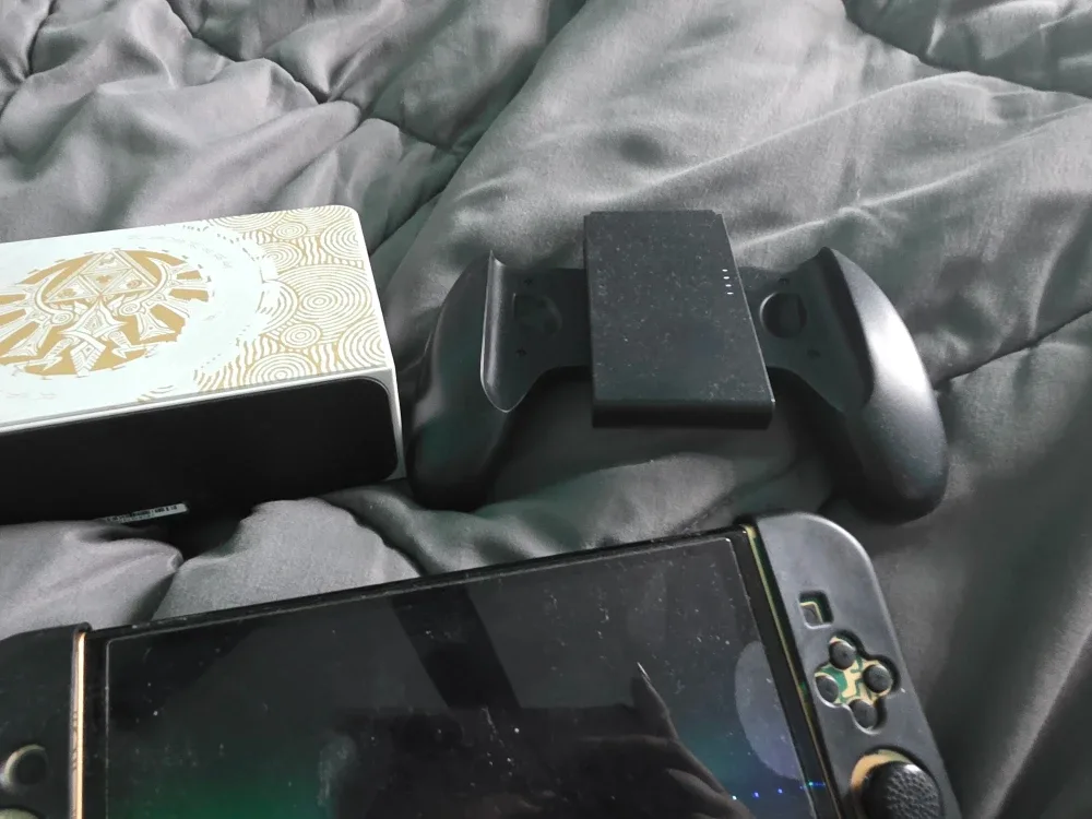 Nintendo Switch OLED Model image indicator(8)