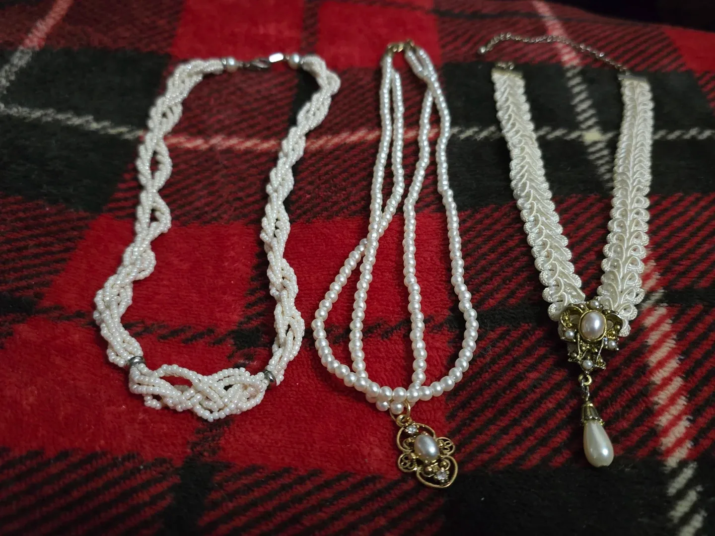 VINTAGE Pearl Beaded Necklaces - Set of 3 image indicator(5)