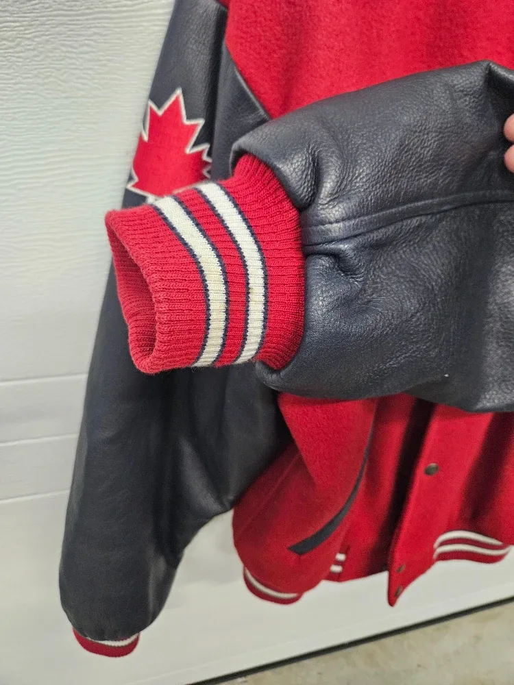Roy's Enterprise Ontario Hockey Jacket - Size L/G image indicator(8)