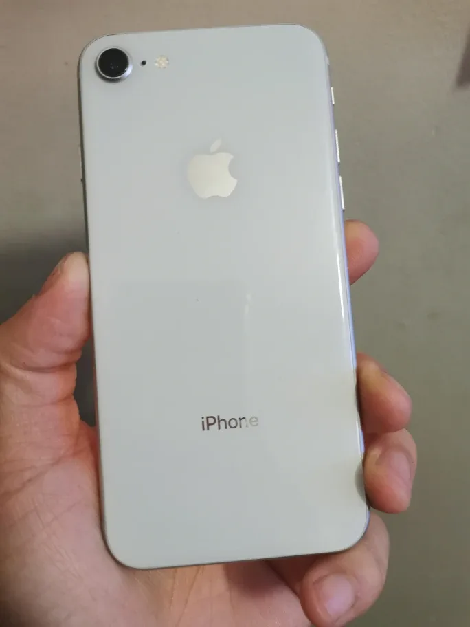 iPhone 8 64G Silver Unlocked image indicator(2)