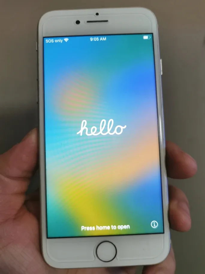 iPhone 8 64G Silver Unlocked image indicator(3)