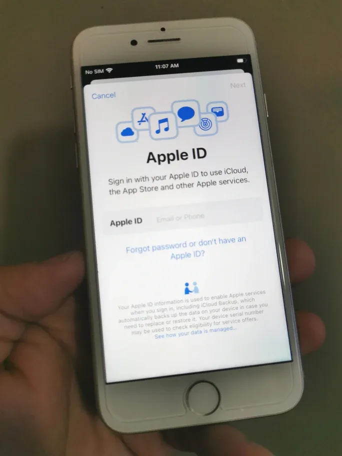 iPhone 8 64G Silver Unlocked image indicator(5)