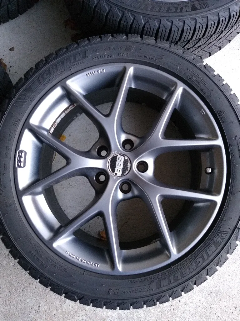 Michelin X-ICE tires with BBS SR Wheels image indicator(2)