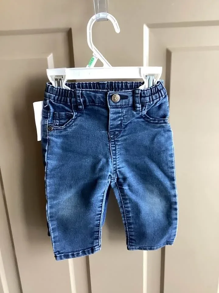 Girls sz 3-6 months jeans $3 each image indicator(3)