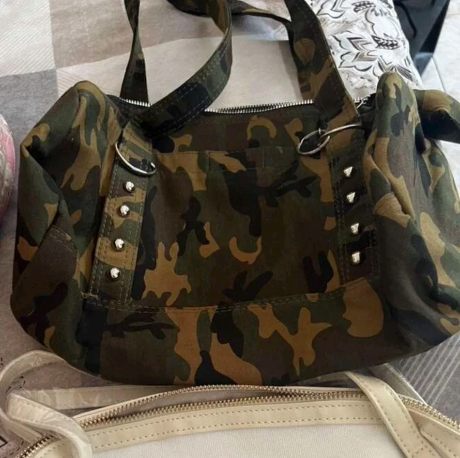 Brand New Small Camo Duffel Bag image indicator(2)