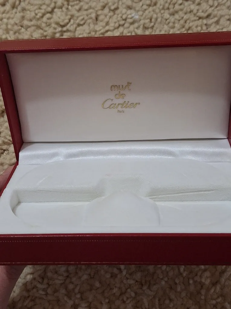 Cartier sunglasses case (without glasses) image indicator(2)