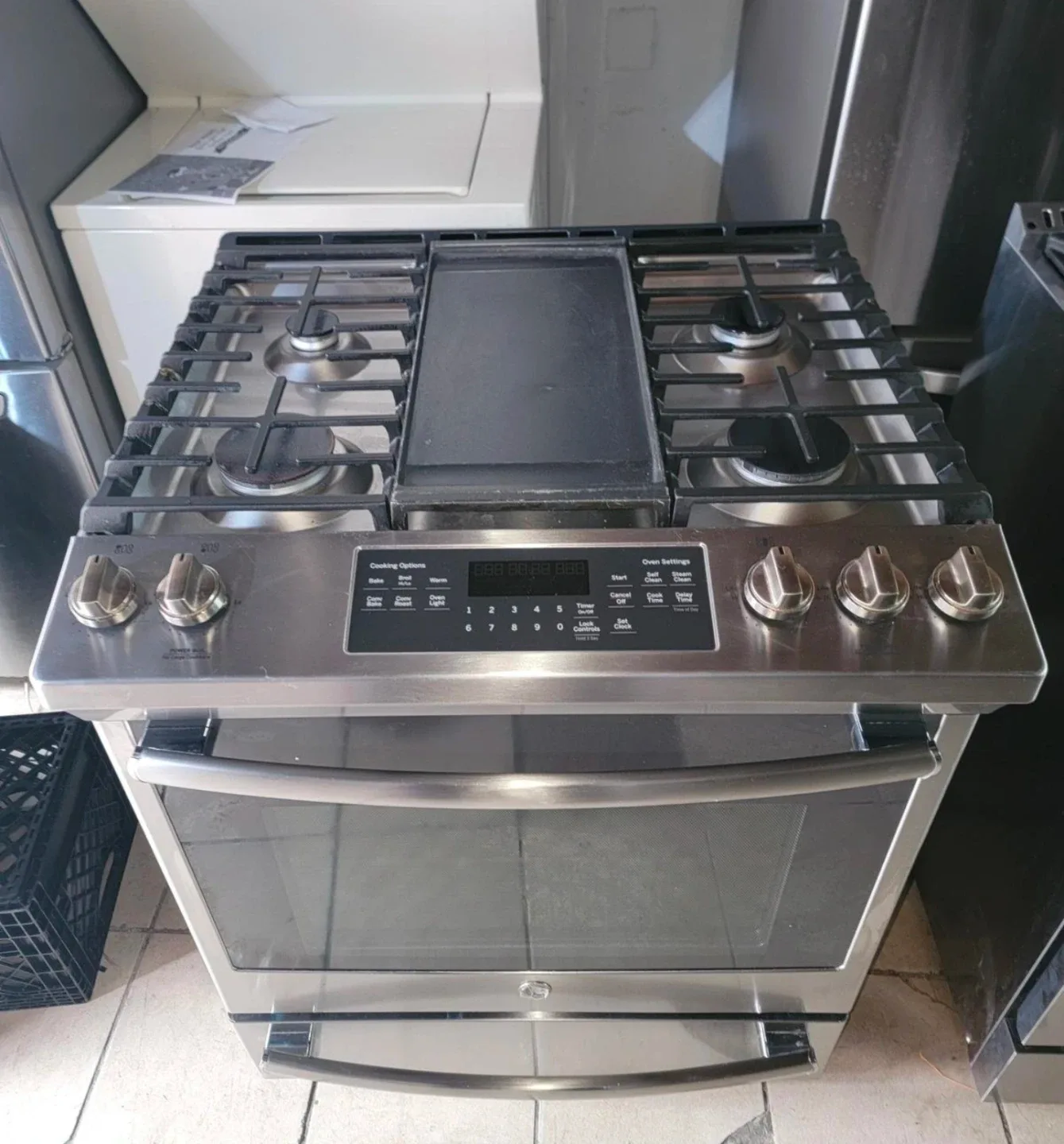 GE profile 30in SS gas stove thumbnail