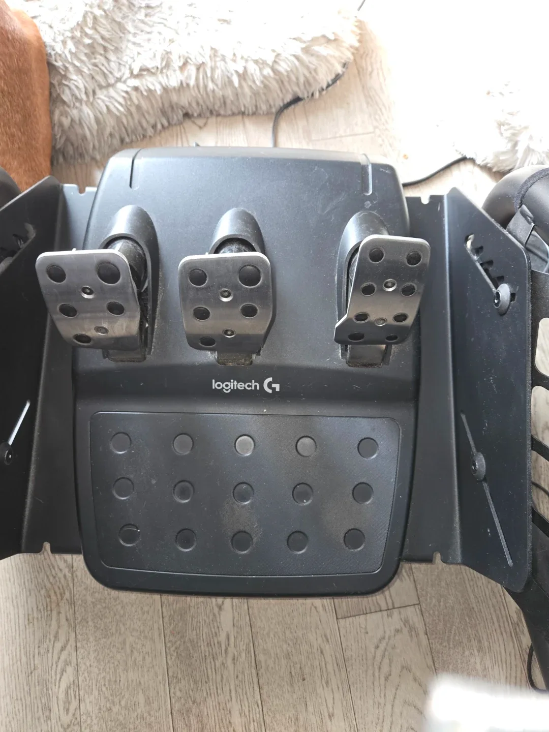 Playseat Racing Gaming Seat with Logitech Steering Wheel image indicator(3)