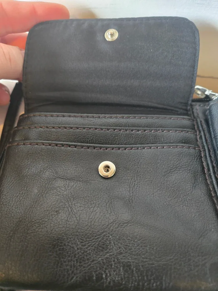 Relic Black Crossbody Wallet image indicator(4)