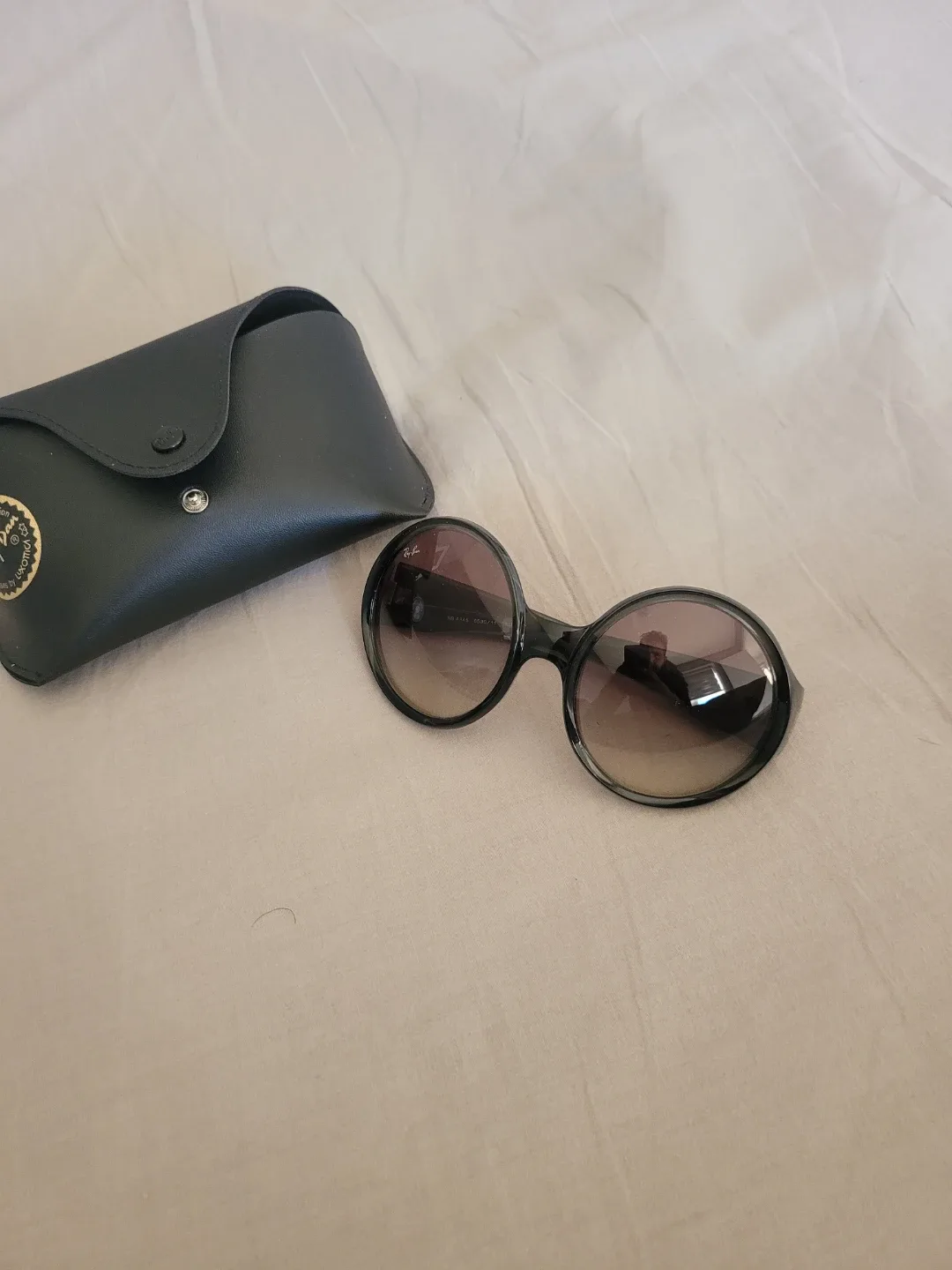 Ray-Ban RB 4345 Sunglasses with Case image indicator(3)