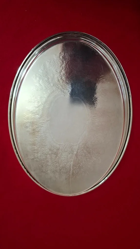 Glass Serving Dish with Silver-plated Holder image indicator(7)