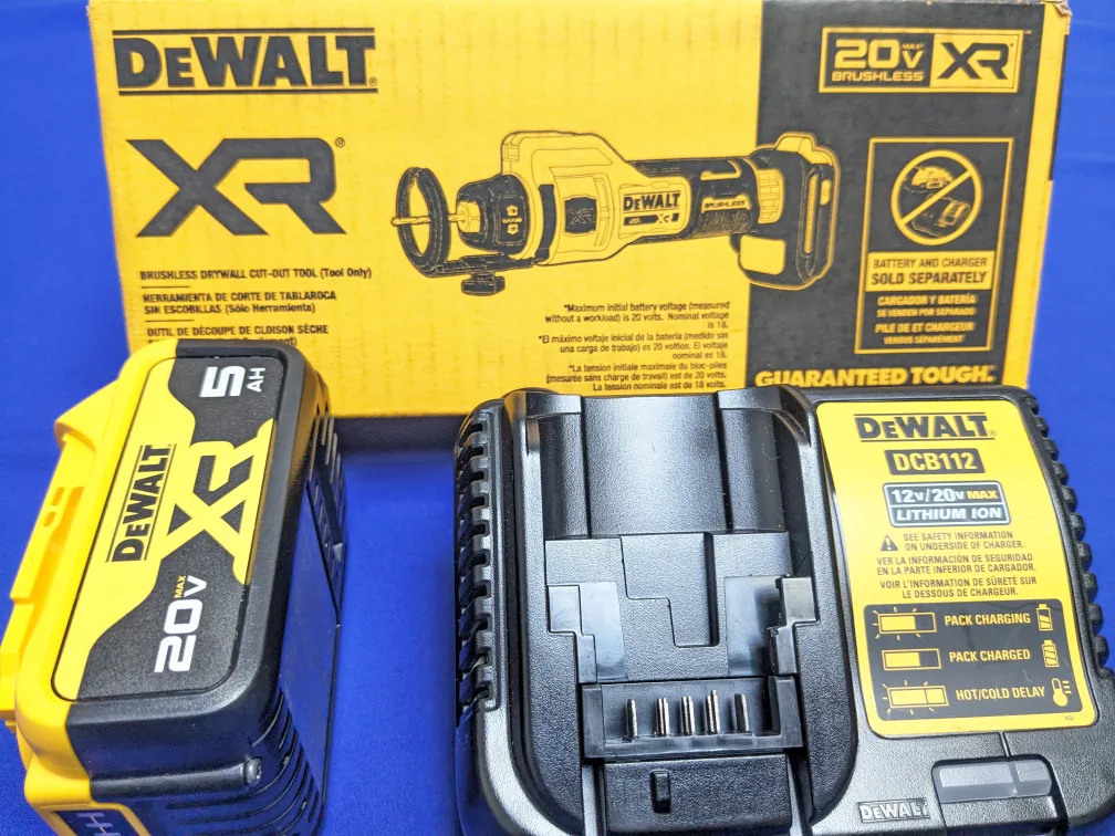 20v Max DeWalt XR Drywall Cut Off Tool Combo Kit image indicator(3)
