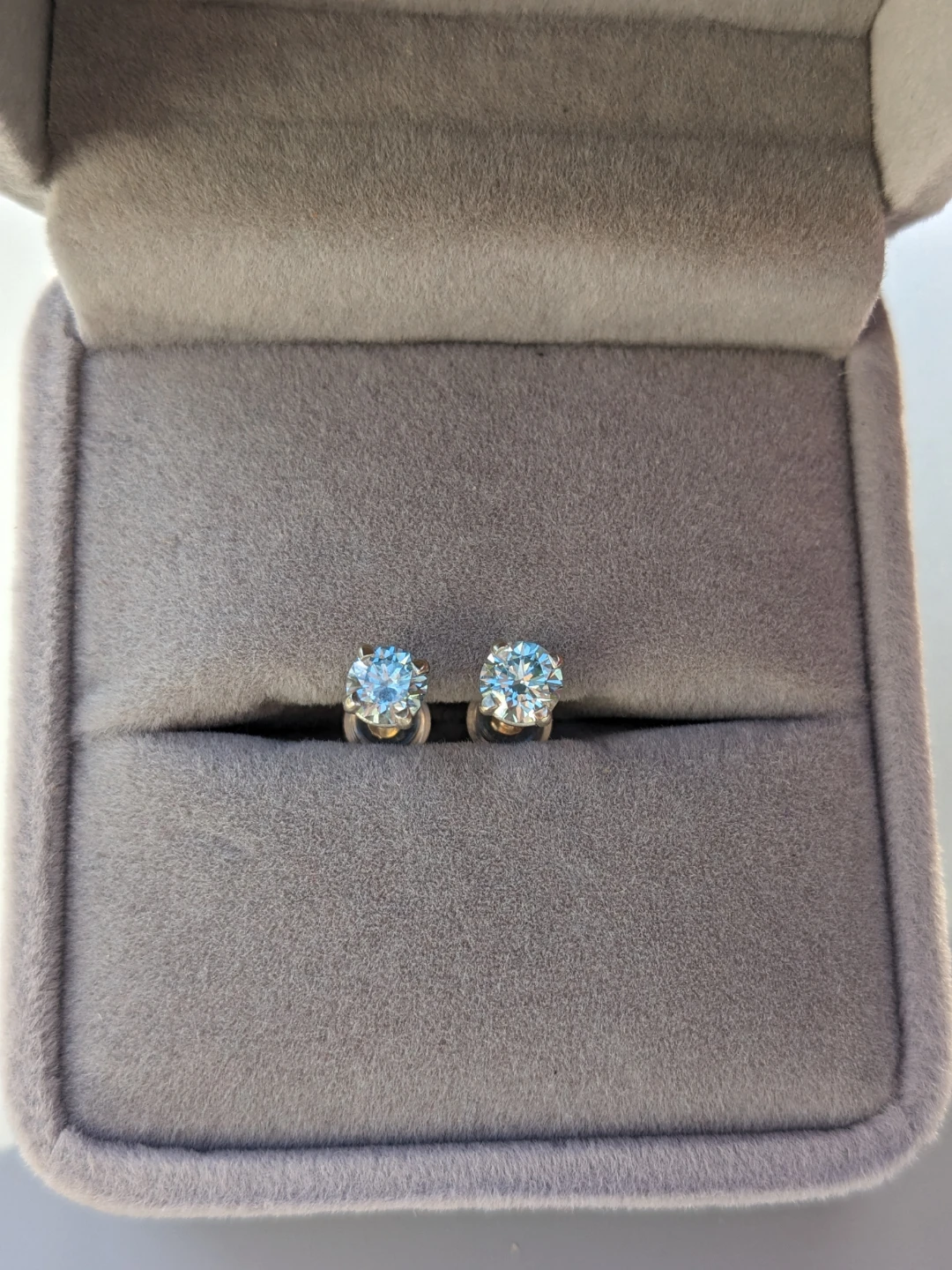 Lab-grown Diamond Earrings, 0.80 Carats - photo 3