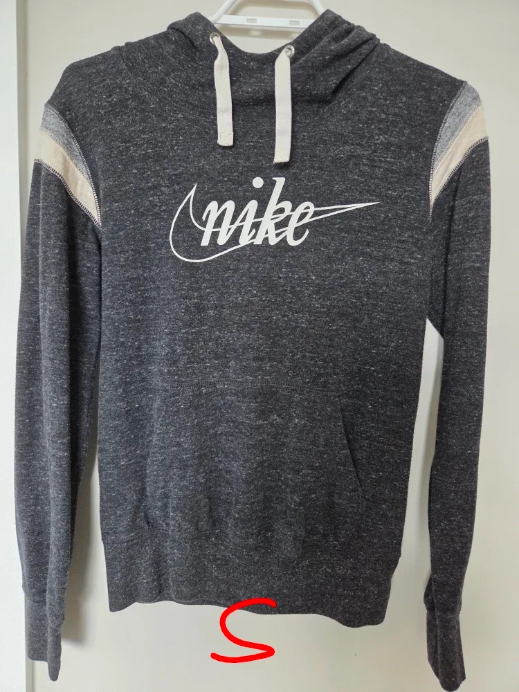 Women's clothing (different sizes)