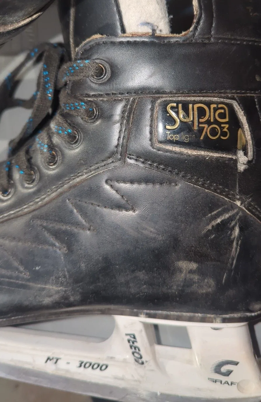Supra 703 Top Light Ice Hockey Skates image indicator(2)