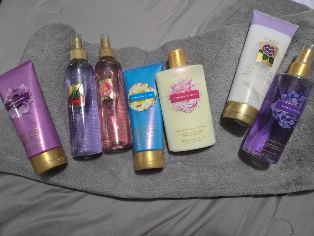 Victoria Secret body lotions and Sprays image indicator(4)