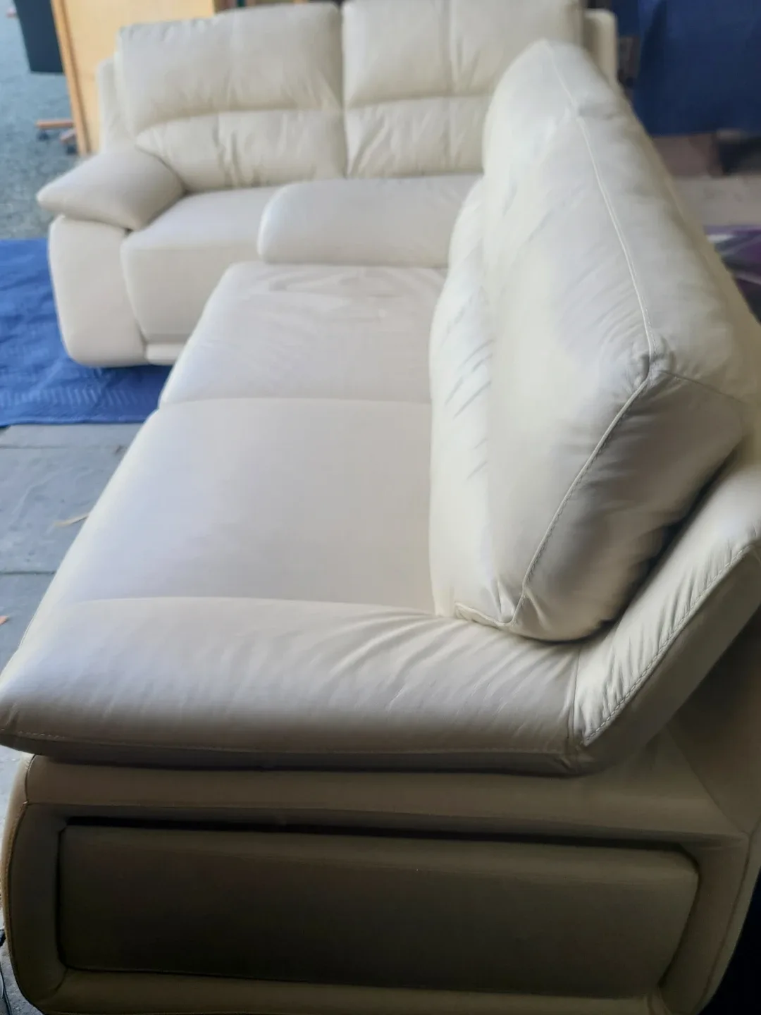 Cream Leather Sofa Set image indicator(2)
