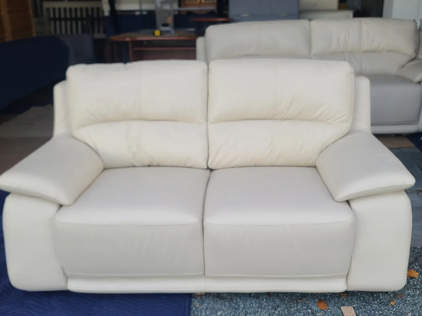 Cream Leather Sofa Set image indicator(4)