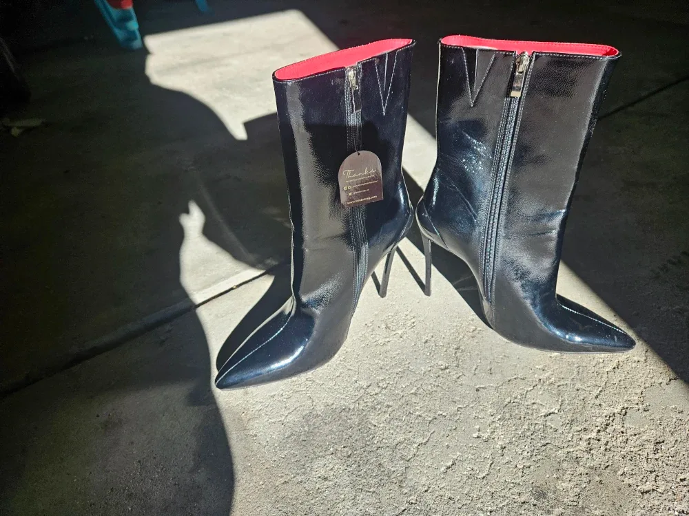 New London Rag Black Patent Leather Heeled Boots - US 10