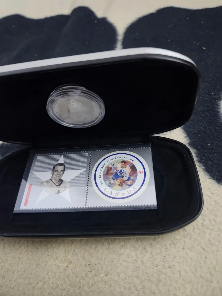 Syl Apps Canada Post Stamp & Medallion Set image indicator(2)