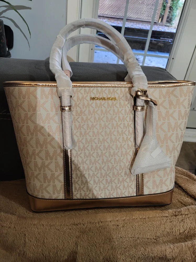 New Michael Kors Tote Bag image indicator(2)