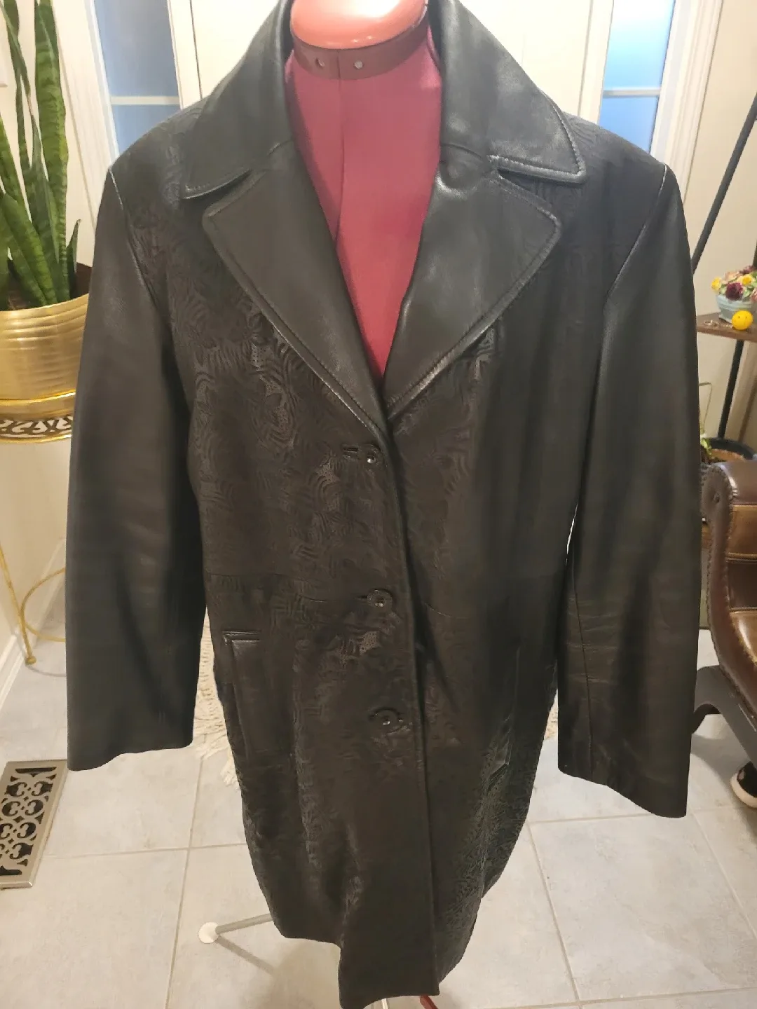 Ital Collection Black Leather Coat image indicator(2)