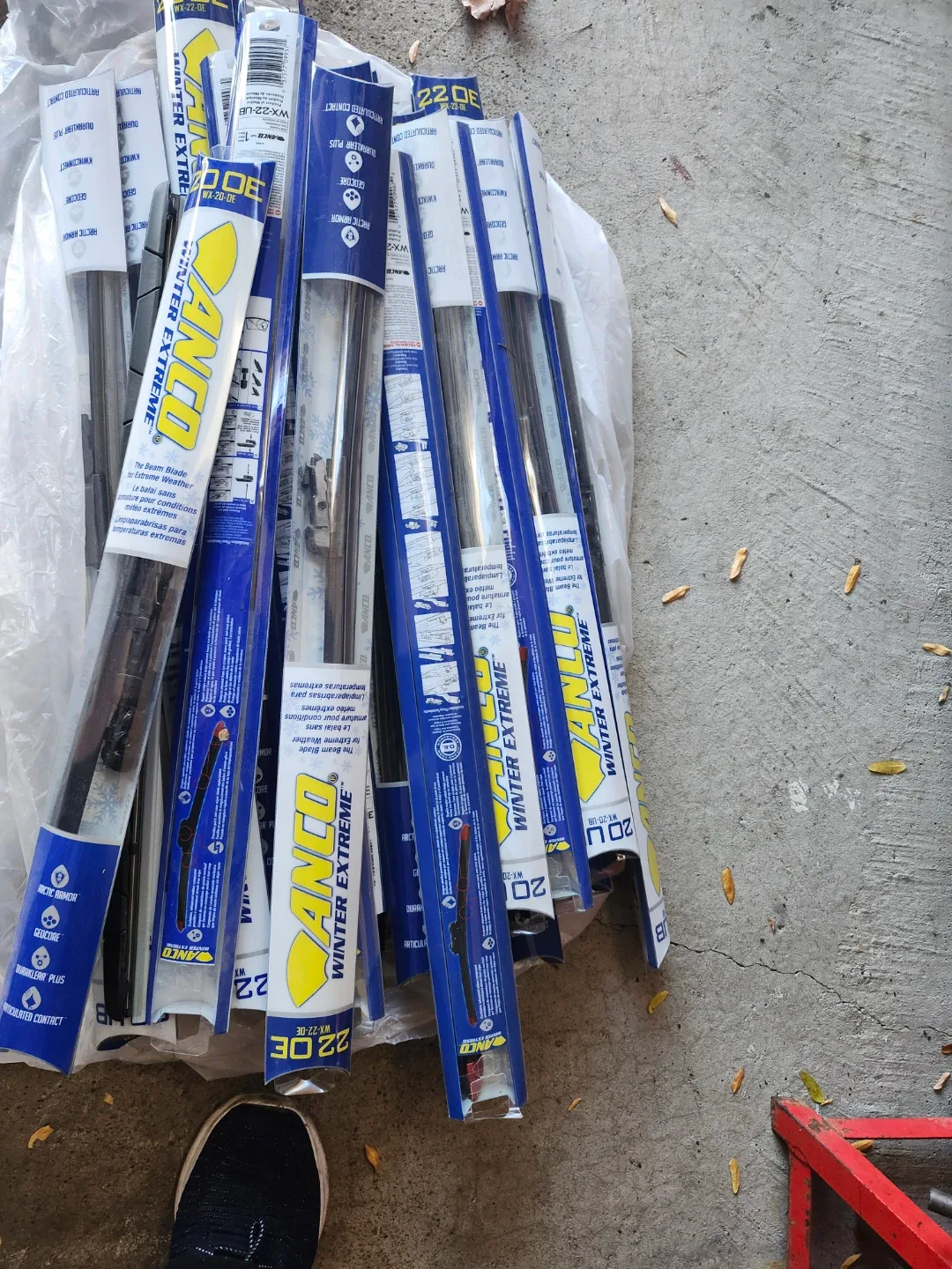 Assorted Wiper blades  for car and SUV . image indicator(3)