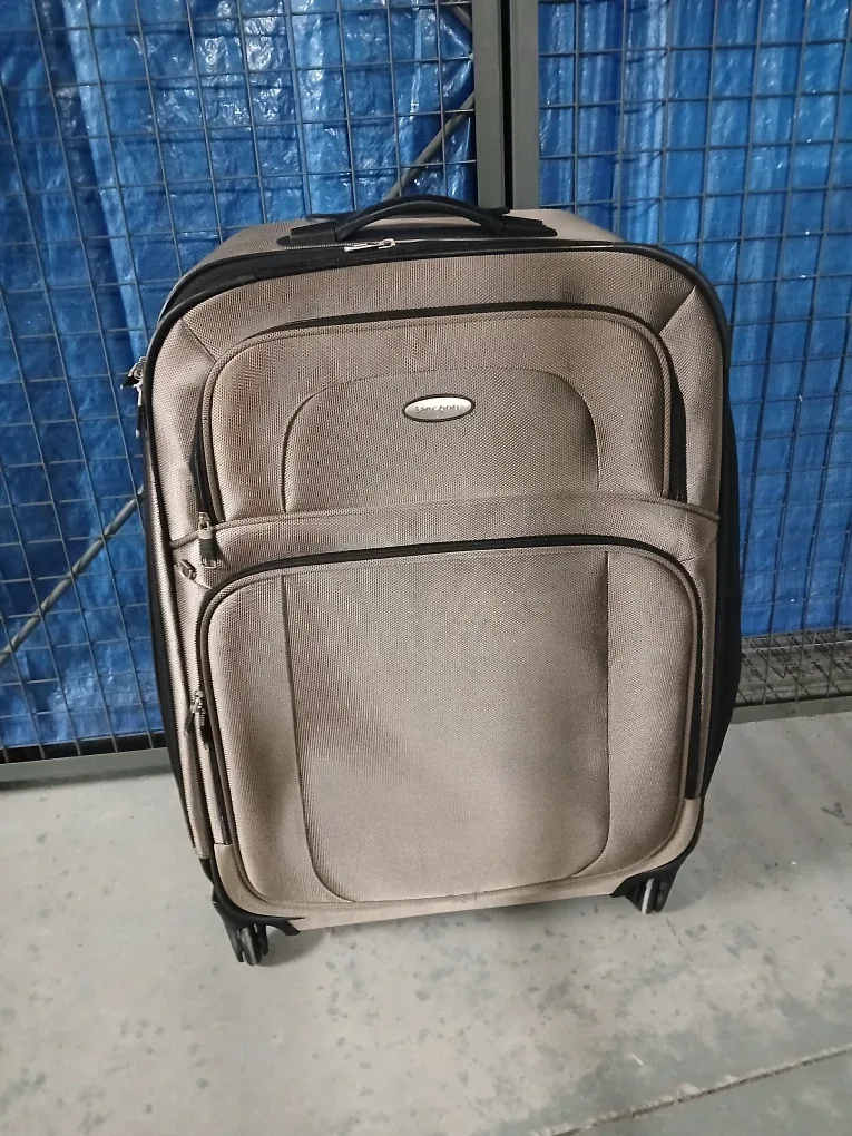Samsonite rolling checked luggage bag