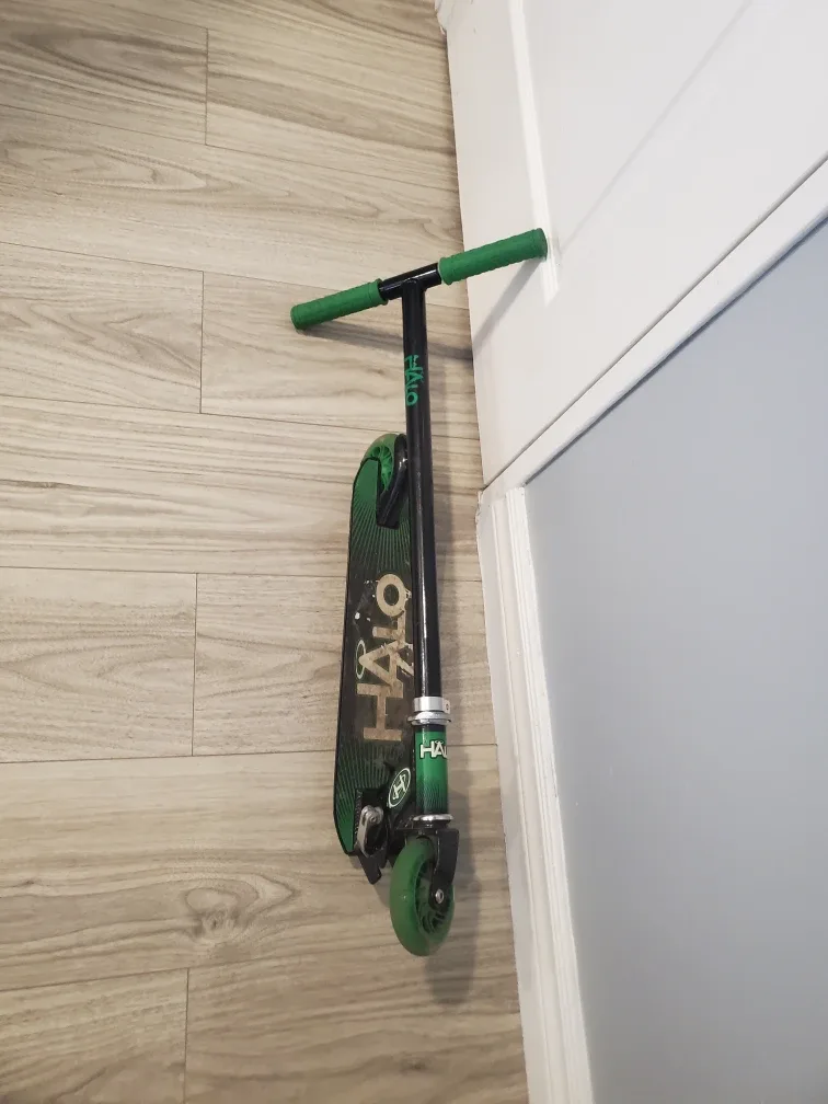Halo Kids Scooter - Green & Black