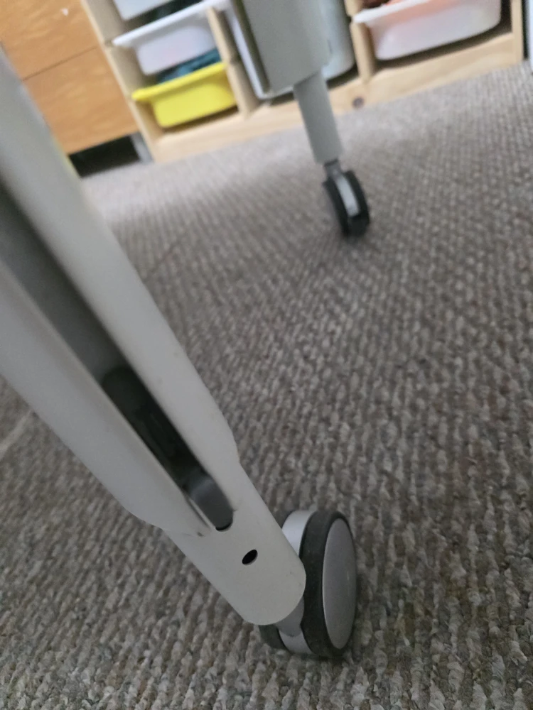 White Table with Wheels - photo 3