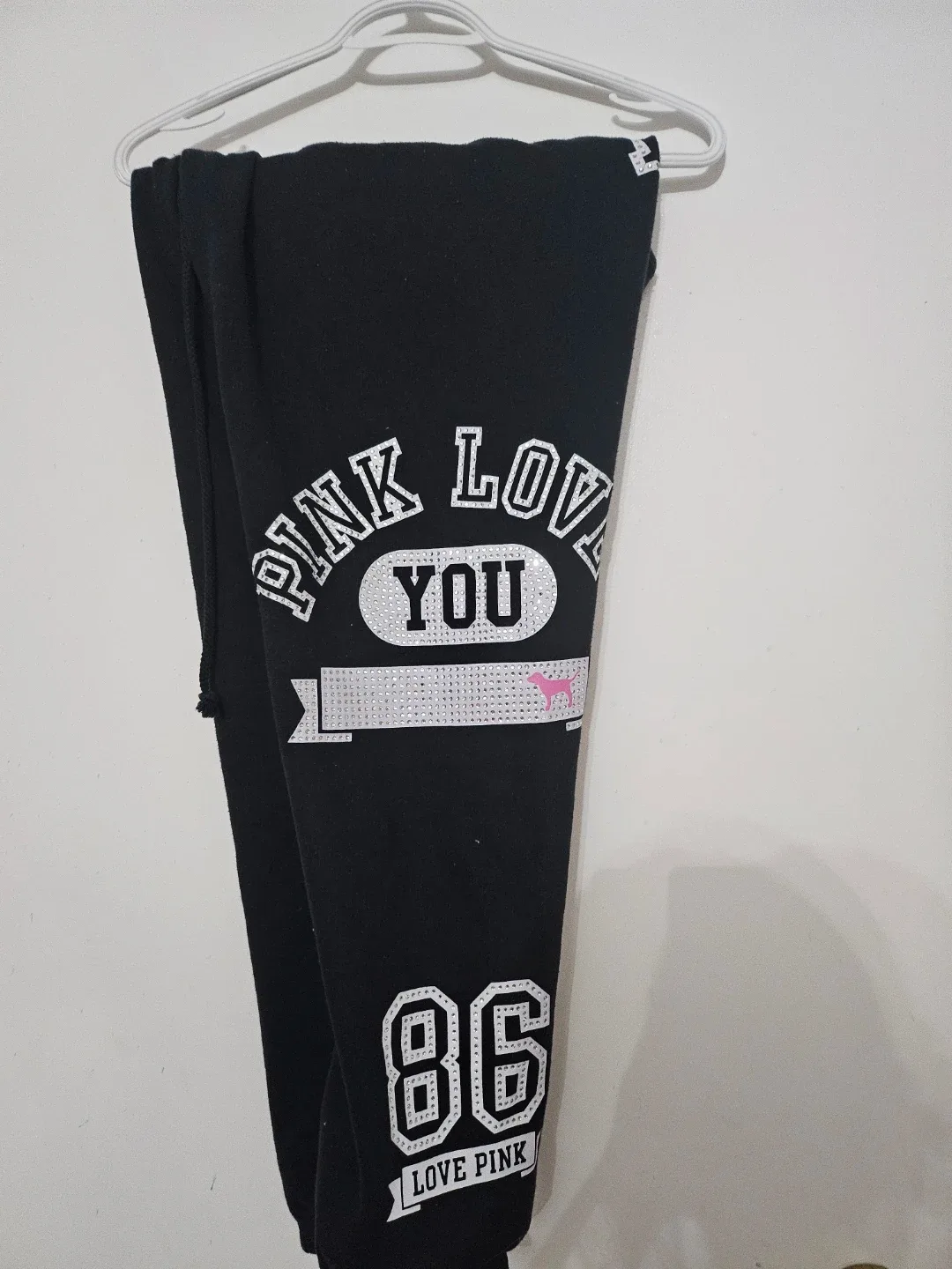 💫💫💗Victoria's Secret PINK Black Sweatpants image indicator(2)