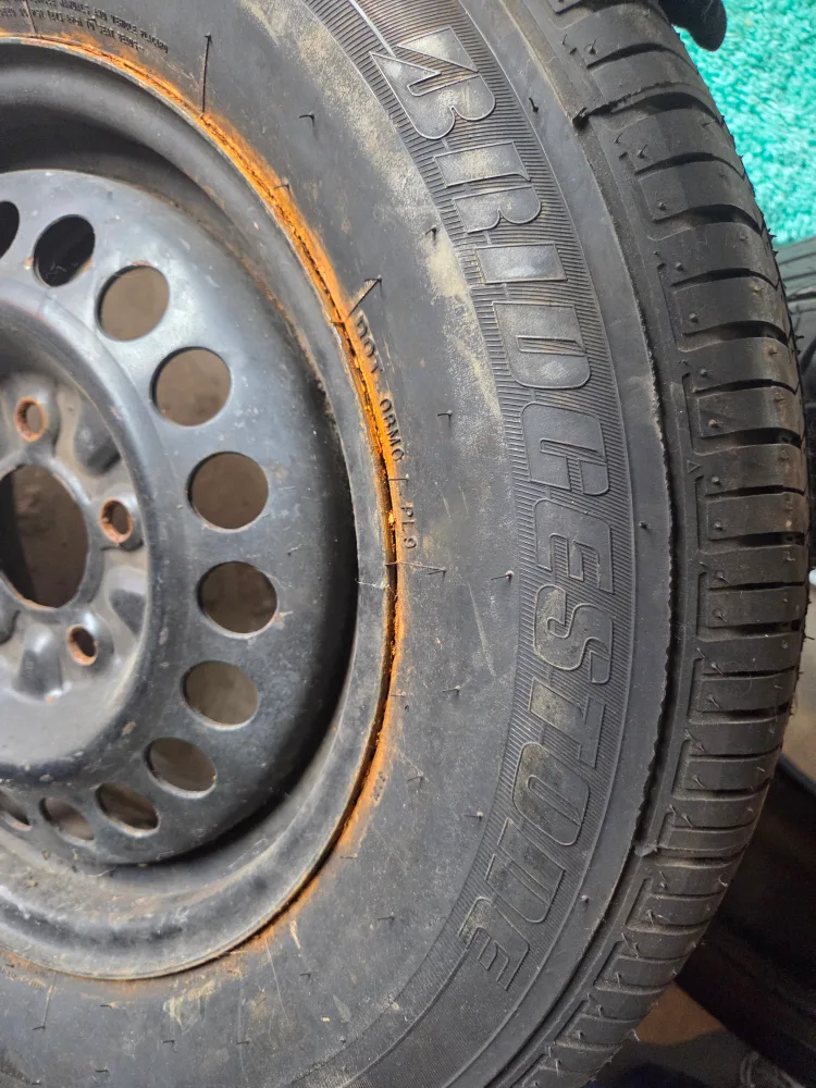 Brand New Bridgestone P205/70R15 Tire image indicator(2)