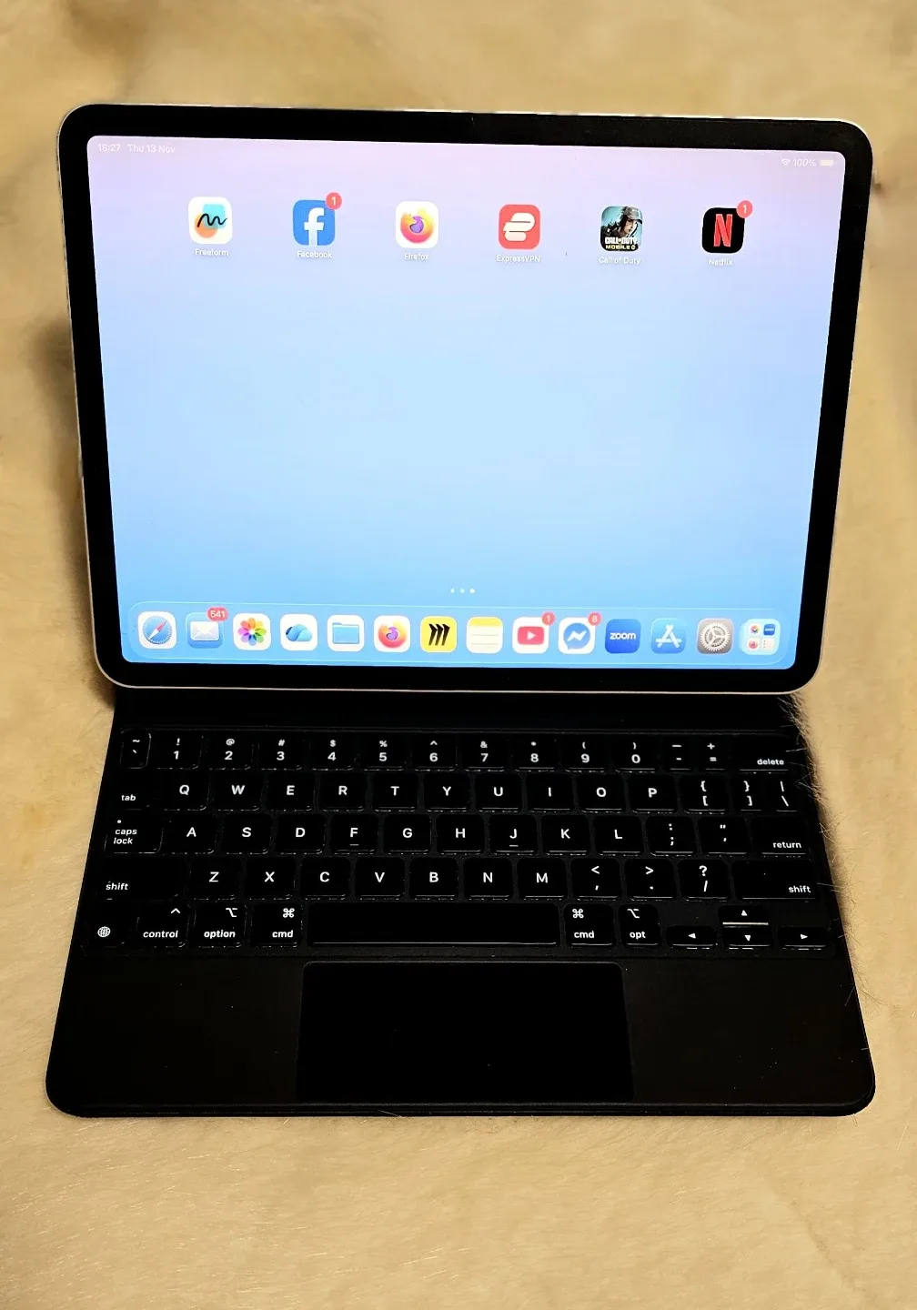 iPad pro 11 inch 3rd Gen 256 GB Apple pencil,  apple keyboard image indicator(4)