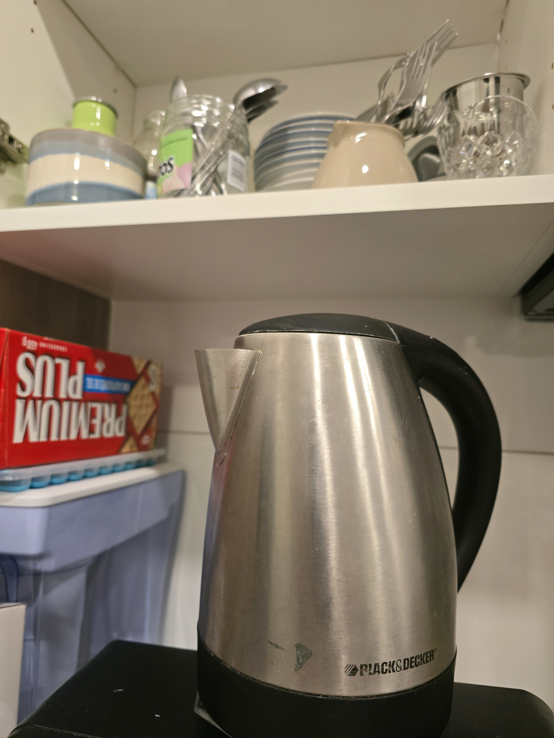 Black & Decker Electric Kettle - heats water SO FAST!