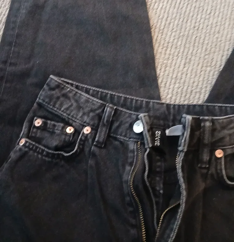 Old Divided H &M jeans size 2 thumbnail