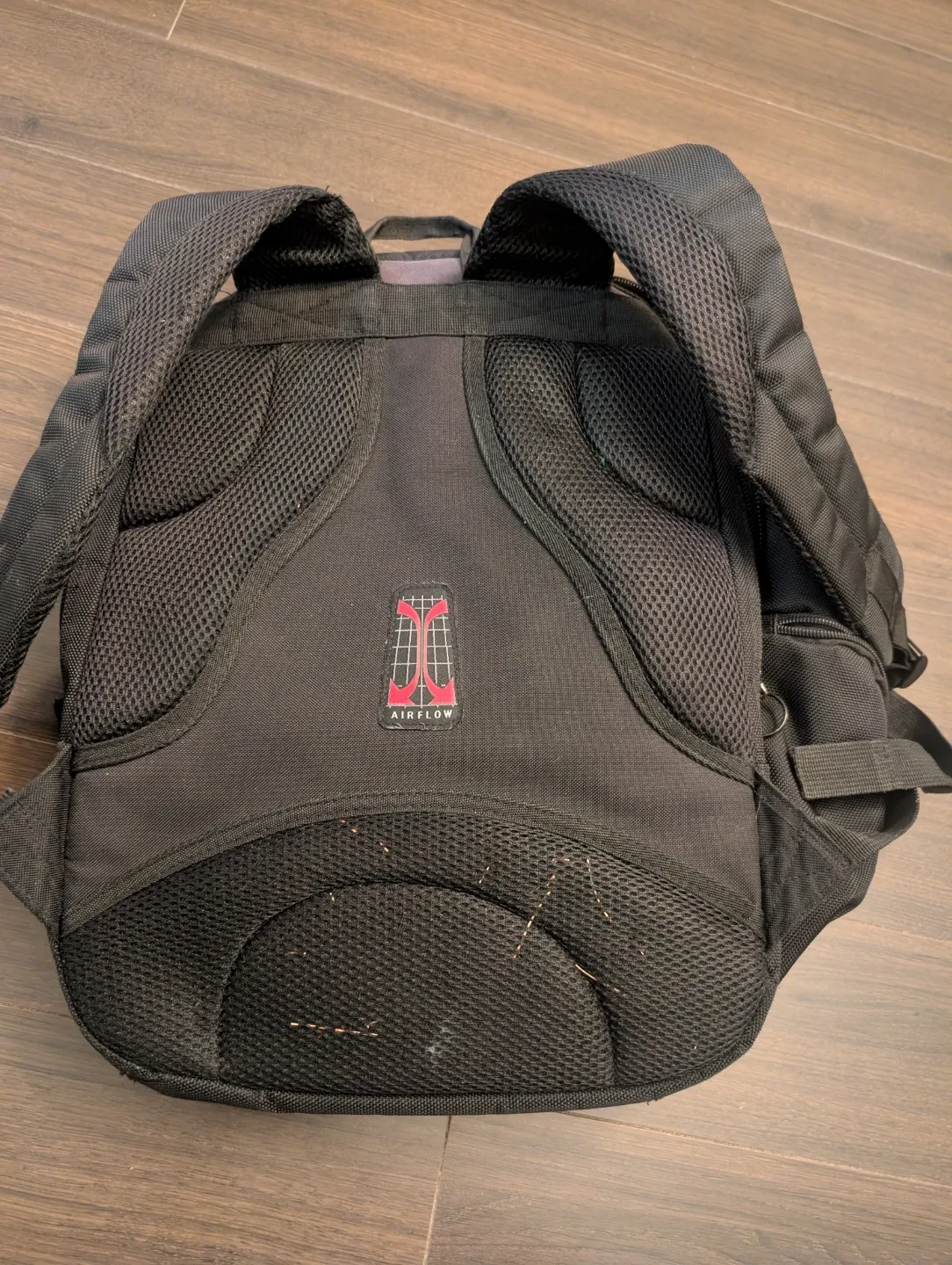 Swiss Gear Black Backpack image indicator(2)