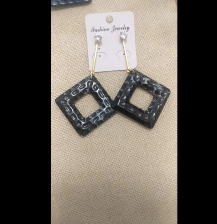 BRAND NEW Fashion Jewelry Black Square Dangle Earrings - photo 2