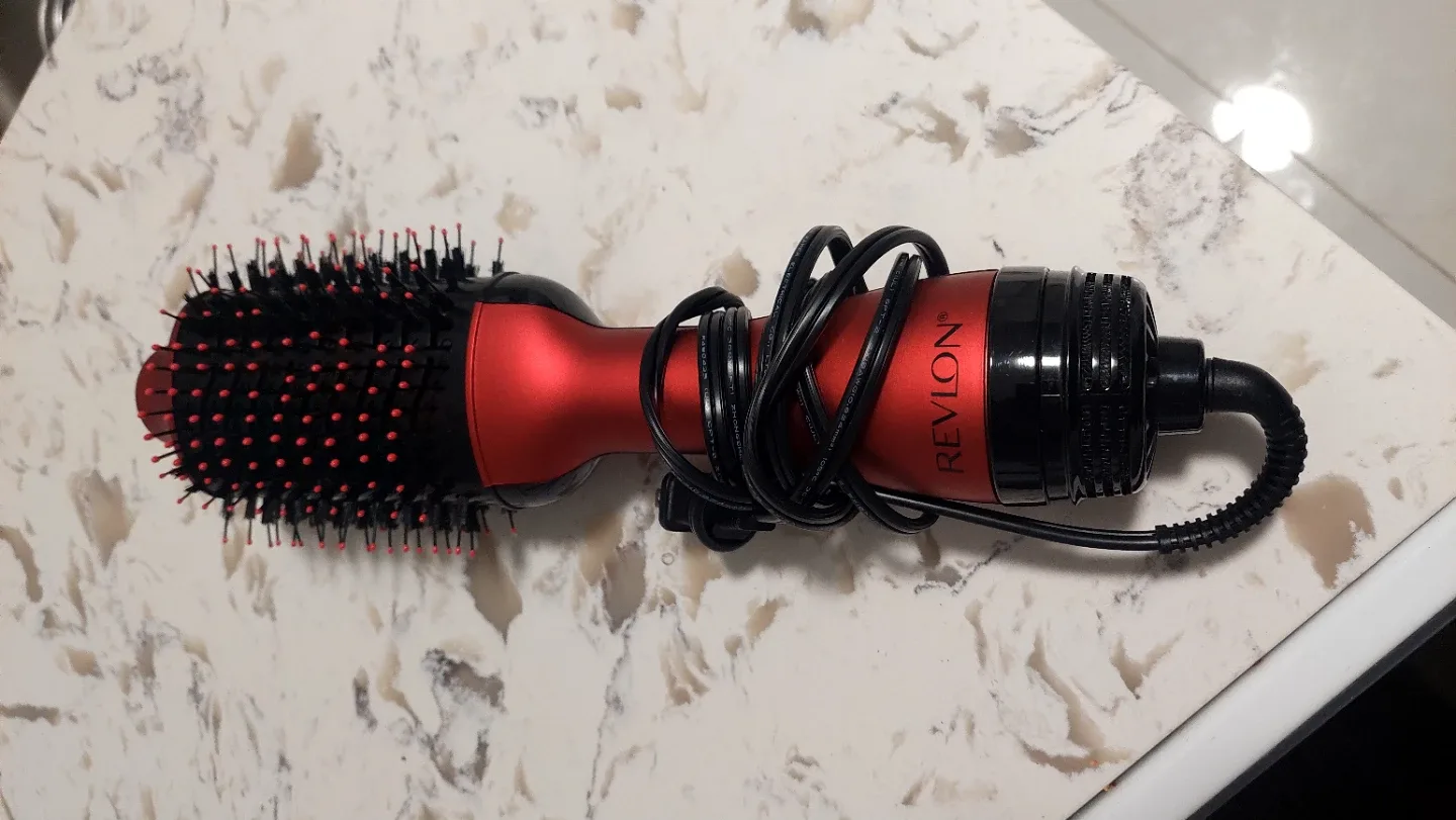 Revlon One-Step Hair Dryer & Volumizer Hot Air Brush image indicator(2)
