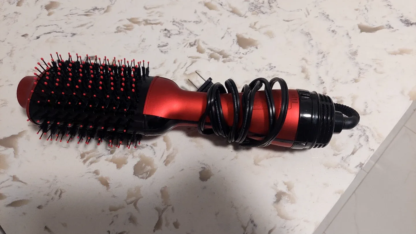 Revlon One-Step Hair Dryer & Volumizer Hot Air Brush image indicator(3)
