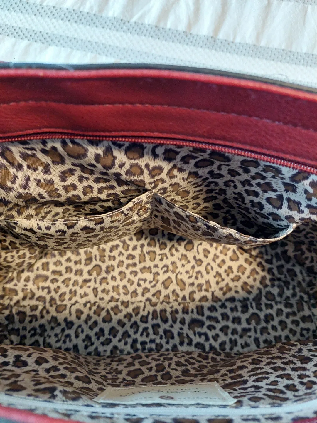 SevenDays Red Vegan Leather Handbag image indicator(4)