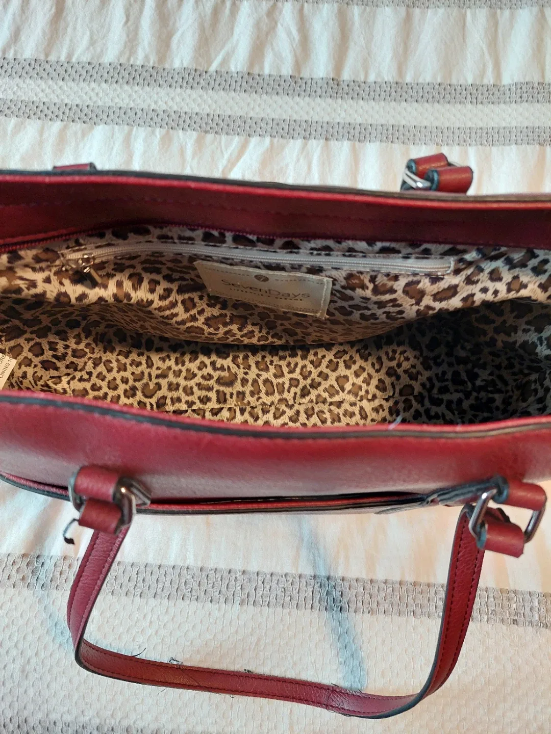 SevenDays Red Vegan Leather Handbag image indicator(6)