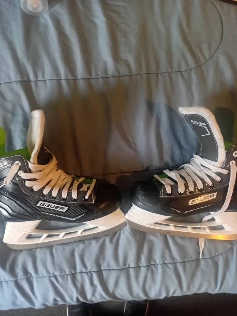 Bauer XLS Hockey Skates