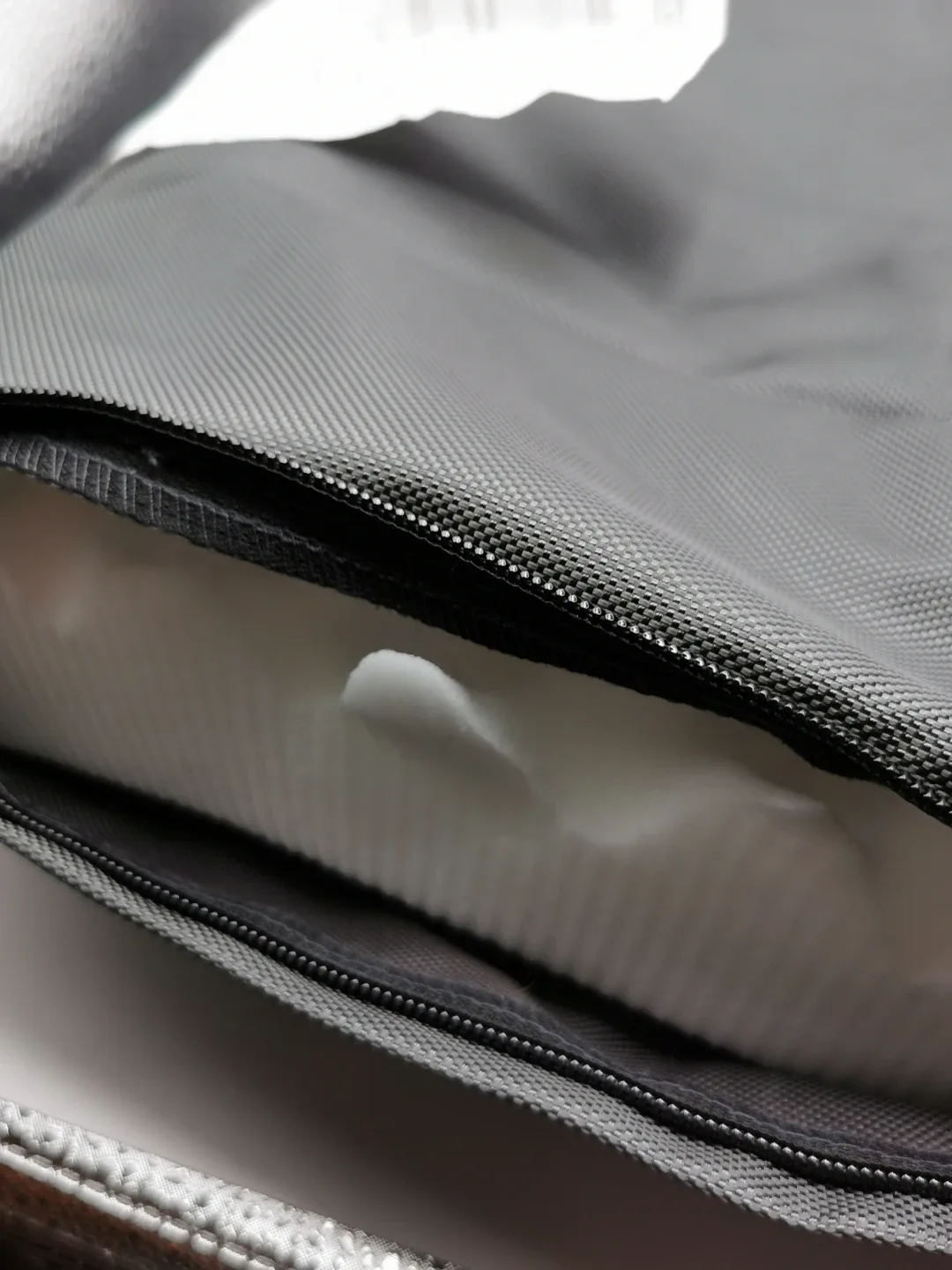 Bedsure Comfy Pet Bed - Grey Medium image indicator(7)