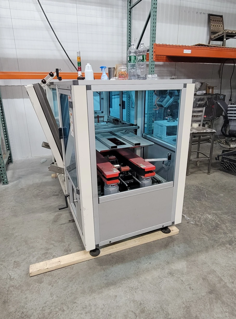 Automatic carton erector/cardboard box maker