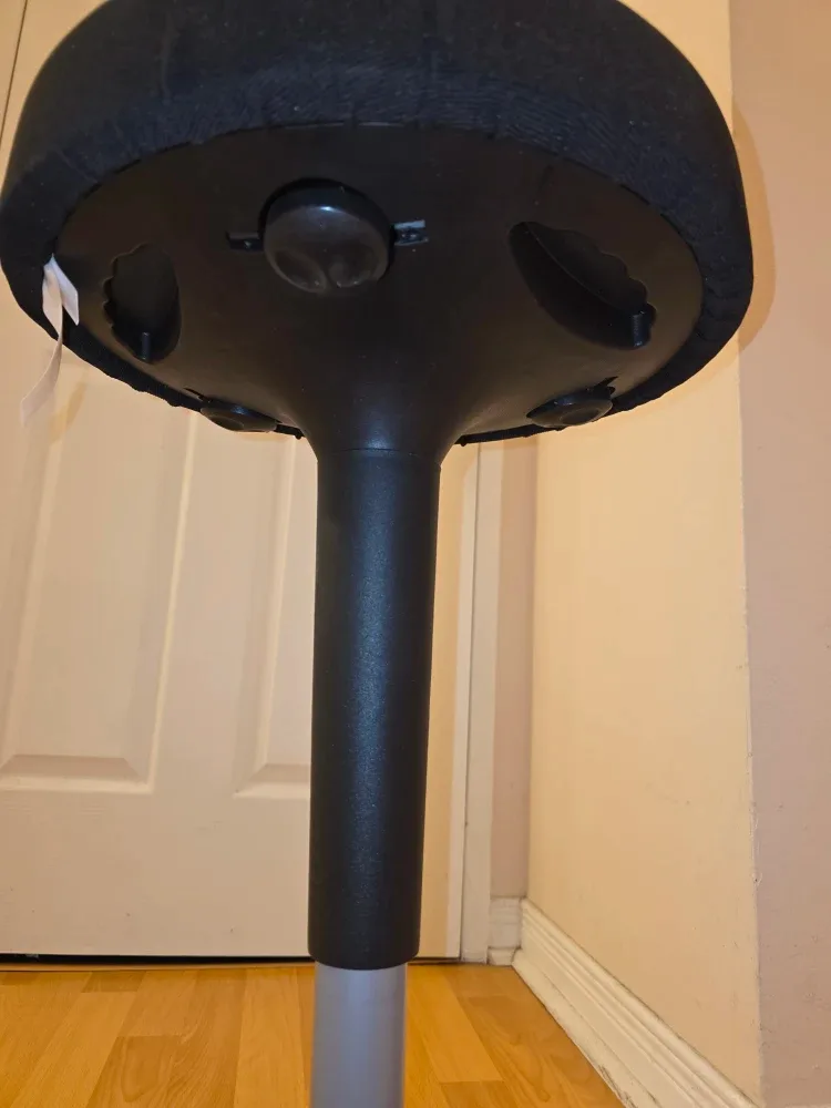 Uncaged Ergonomics Black Wobble Stool image indicator(2)