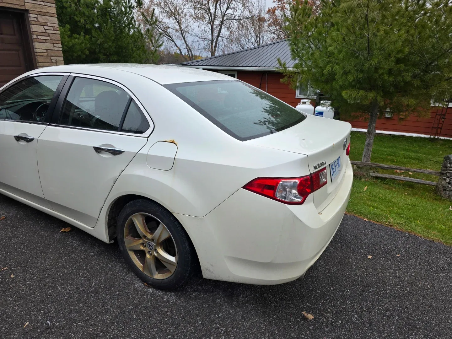 Acura TSX White Sedan image indicator(3)