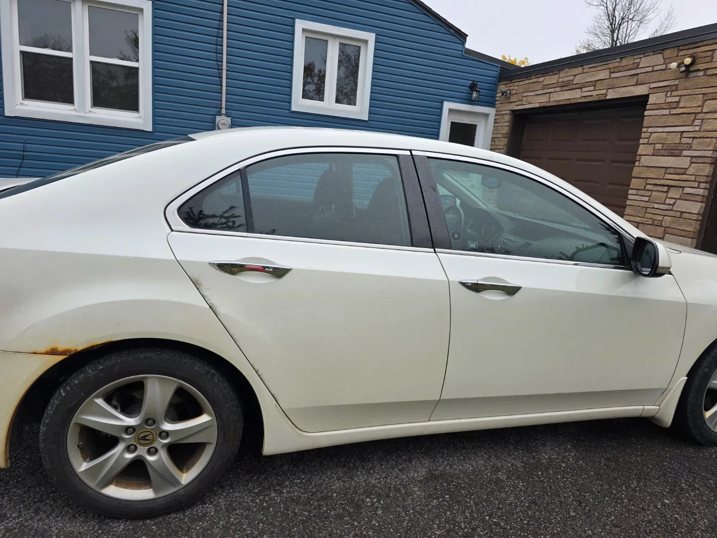 Acura TSX White Sedan image indicator(9)
