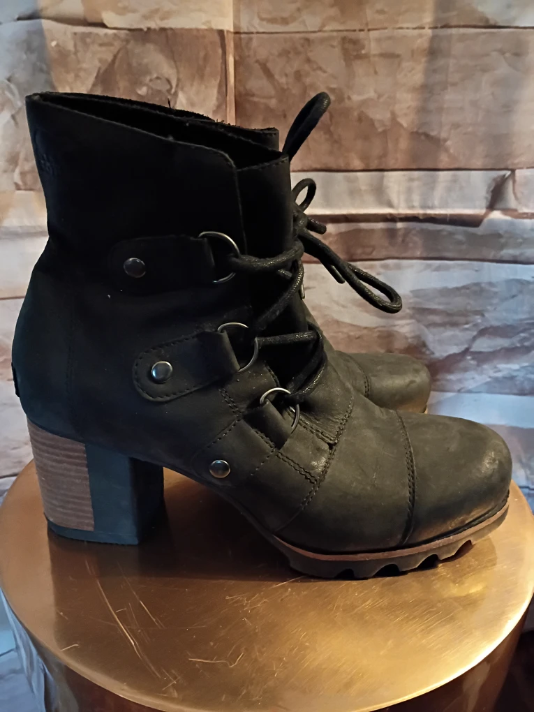 Sorel Black Leather Heeled Ankle Boots sz 9 - photo 2
